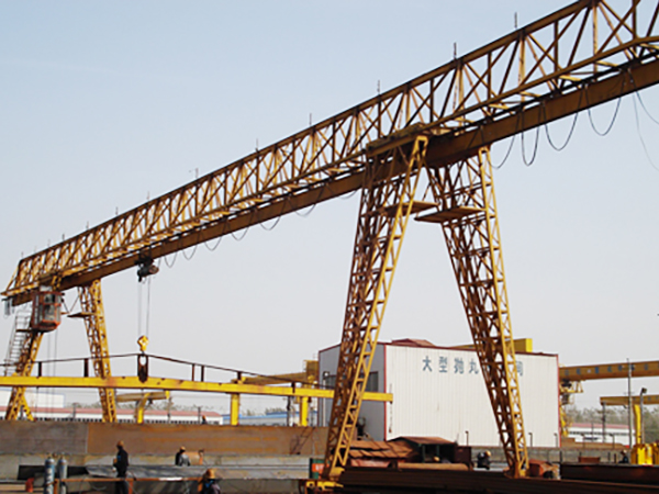 MH型(xing)電動葫(hu)蘆門(men)式(shi)起(qi)重(zhong)機（桁架(jia)式）